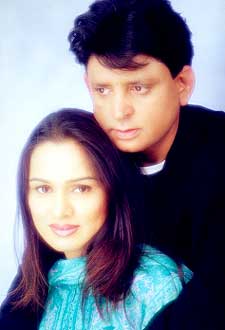  Tutu Sharma and wife Padmini Kolhapure 