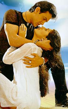 Aamir Khan and Twinkle Khanna in Mela